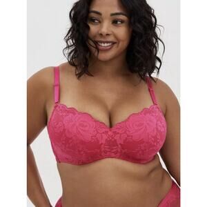 ⭐️NWOT Torrid Curve 42DDD Beautiful Hot Pink Floral Pattern with Lace Accents